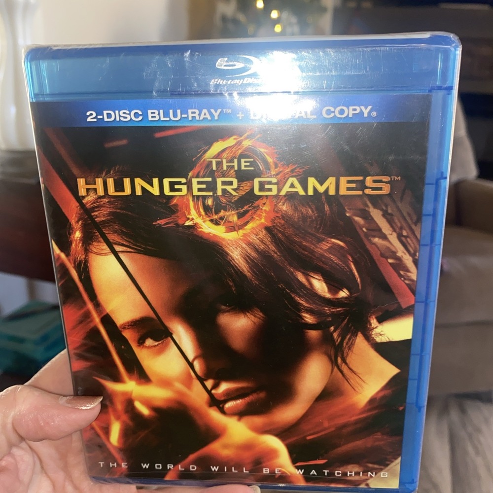 The Hunger Games Blu-ray 2012 2-Disc Special Features New Sealed Lionsgate Movie